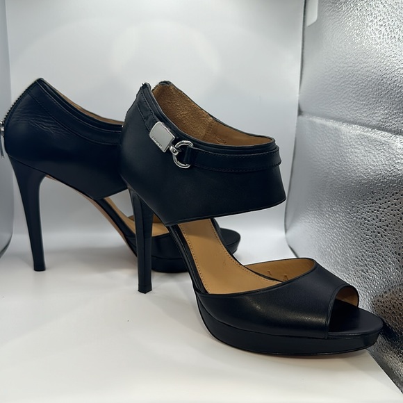 Coach Wexwood Semi Matte Calf Size 7 M In Original Box. Excellent Condition - Picture 5 of 16